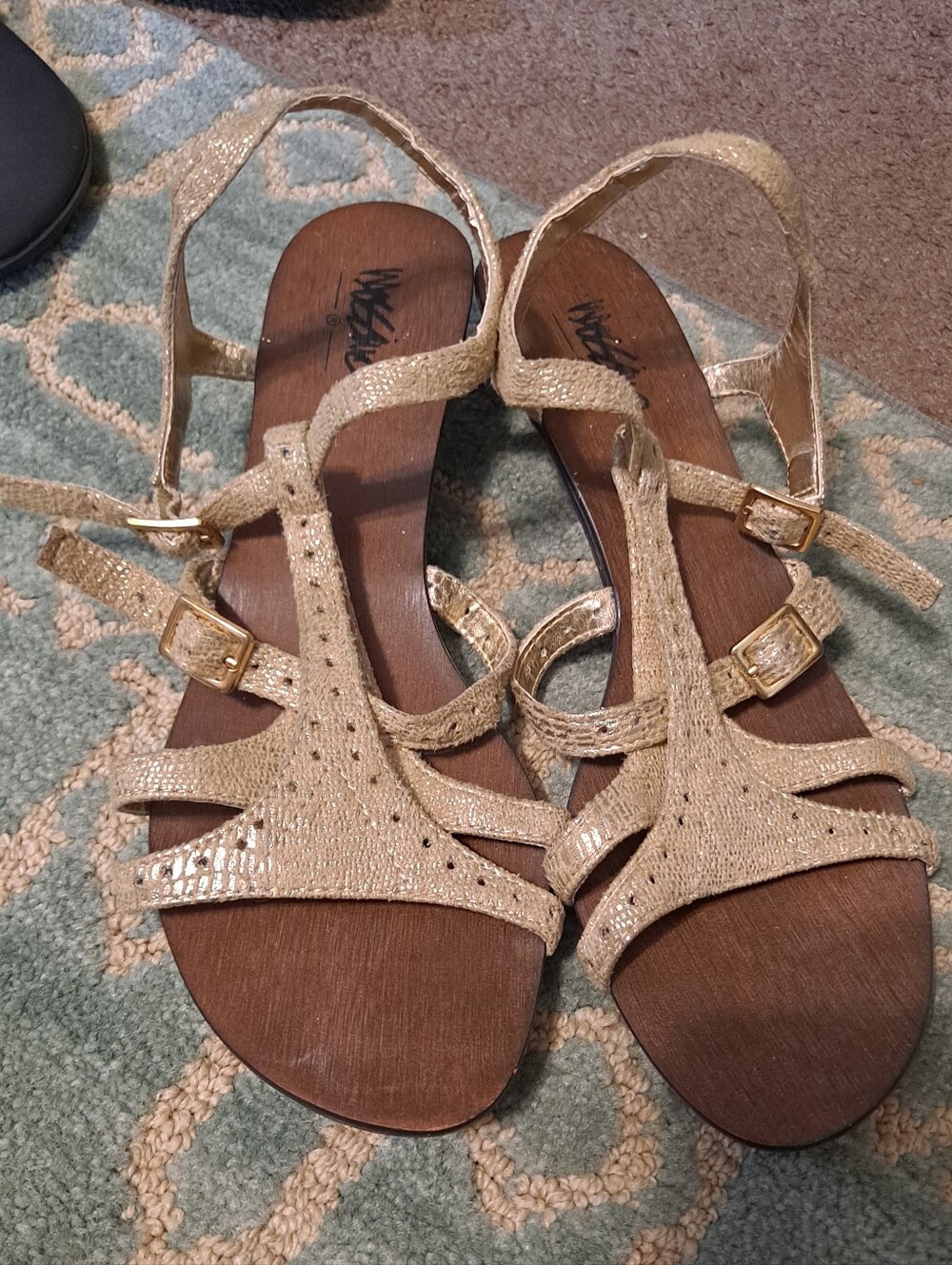 VINTAGE TARGET MOSSIMO Gold Strappy T-Front Sandals